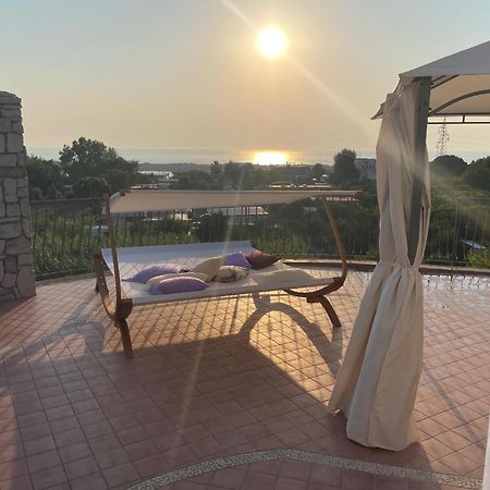 Domus Parva - Villa Con Bio-Piscina, Spa Privata E Appartamenti Panoramici Bacoli Ngoại thất bức ảnh