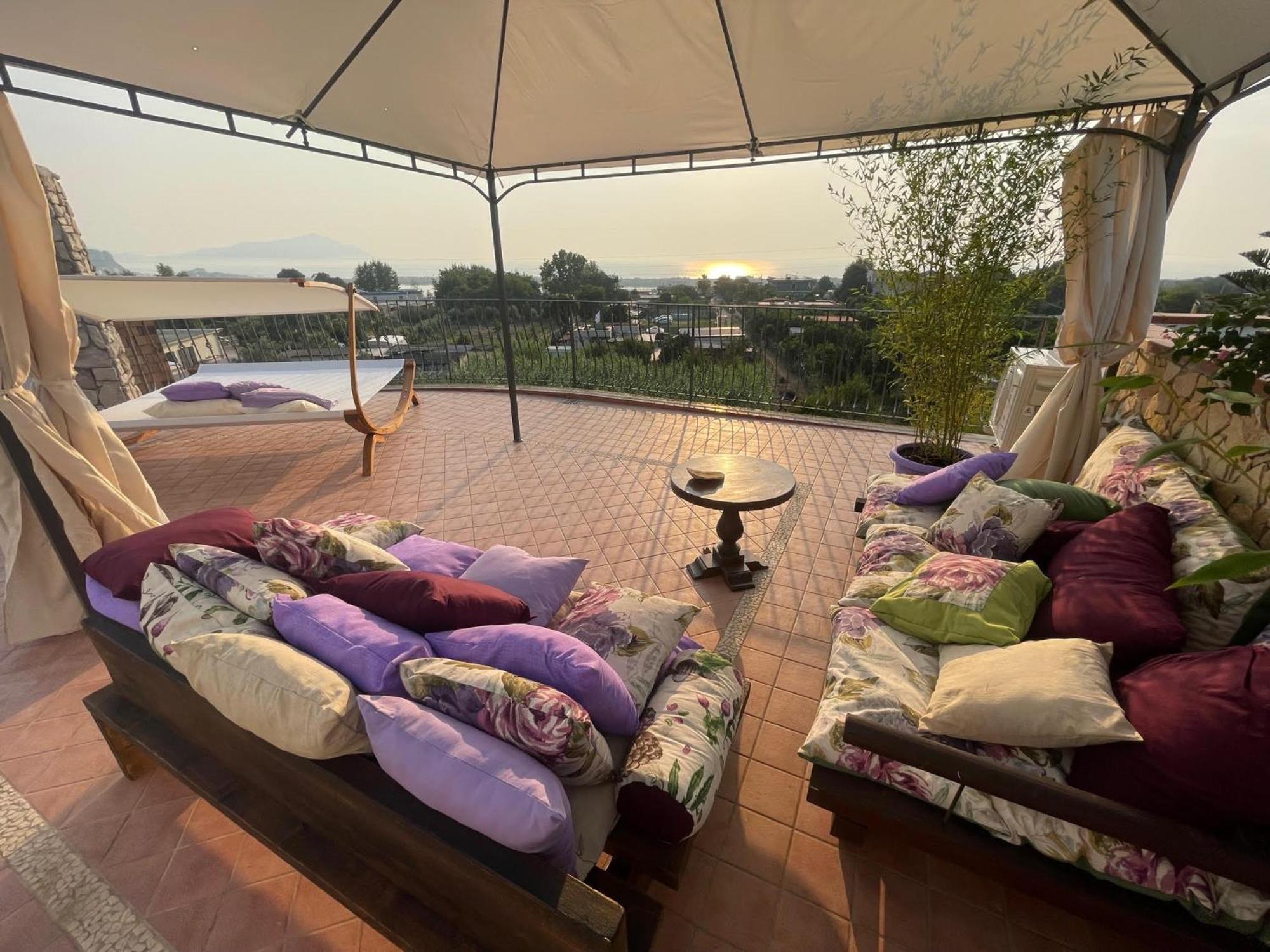 Domus Parva - Villa Con Bio-Piscina, Spa Privata E Appartamenti Panoramici Bacoli Ngoại thất bức ảnh